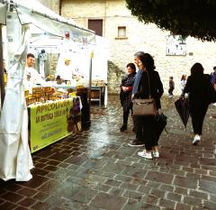 Tornareccio, conclusa la 17esima edizione di Regina di Miele 4 stand tornareccio