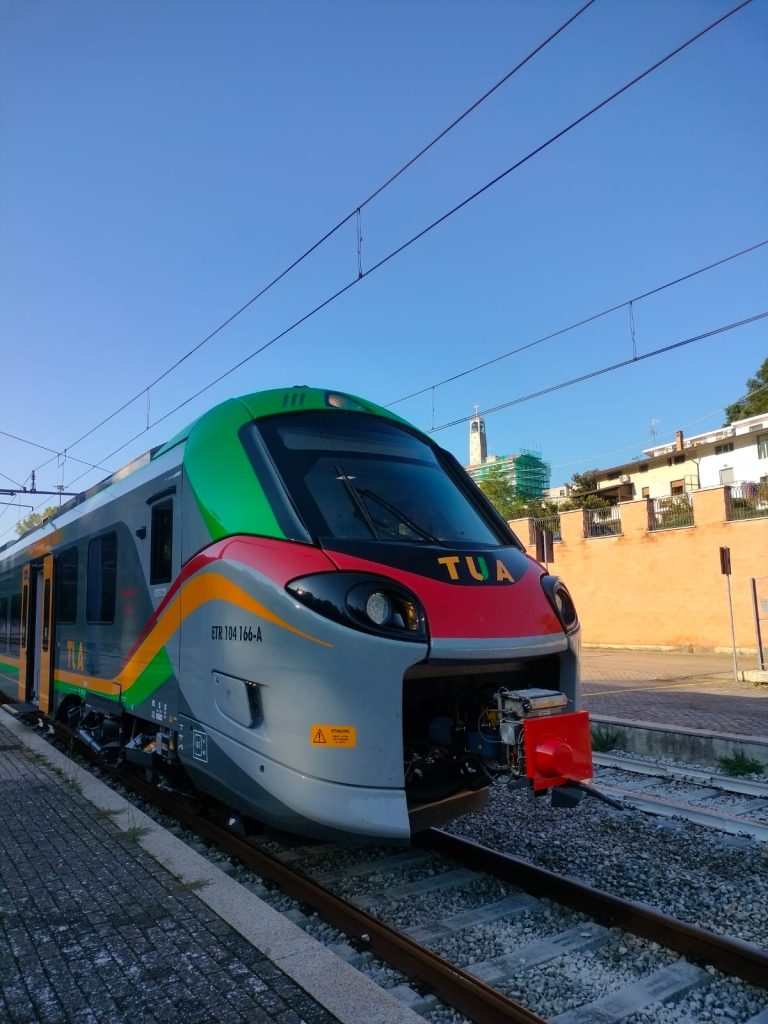 Arriva in Abruzzo Coradia Stream 2.0, il terzo treno made in Italy e riciclabile al 97 per cento 2 treno Tua