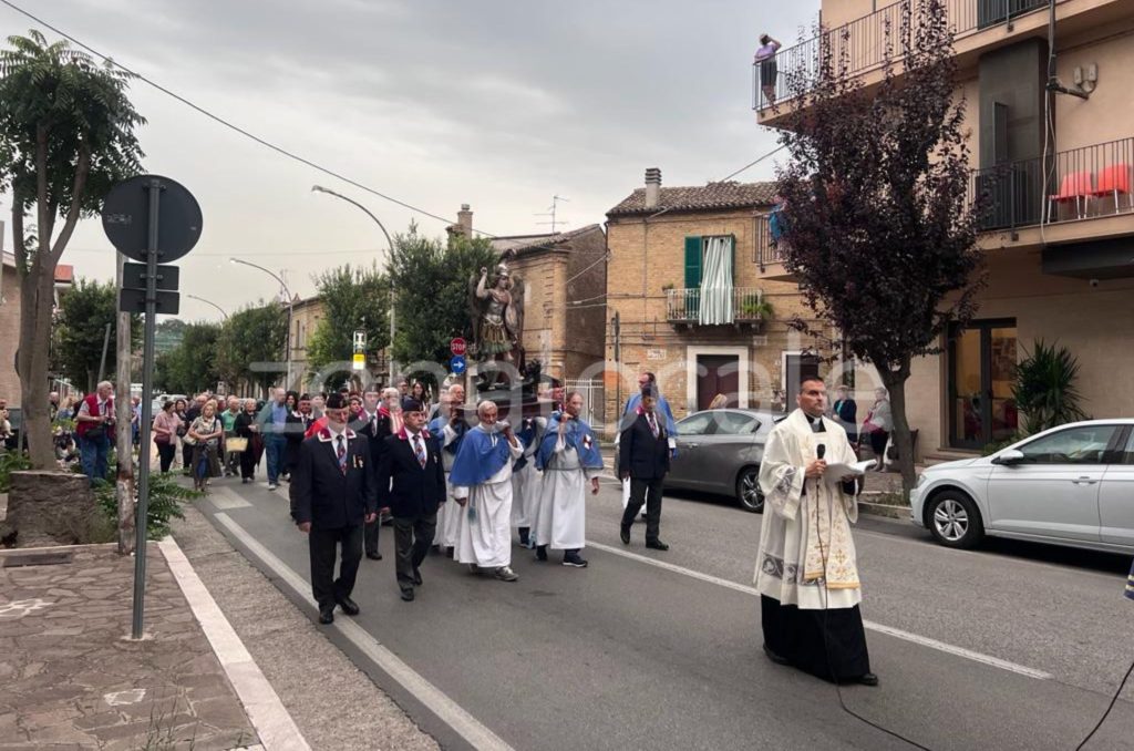 La solenne traslazione di San Michele Arcangelo a Vasto 7 zonalocale 8 1