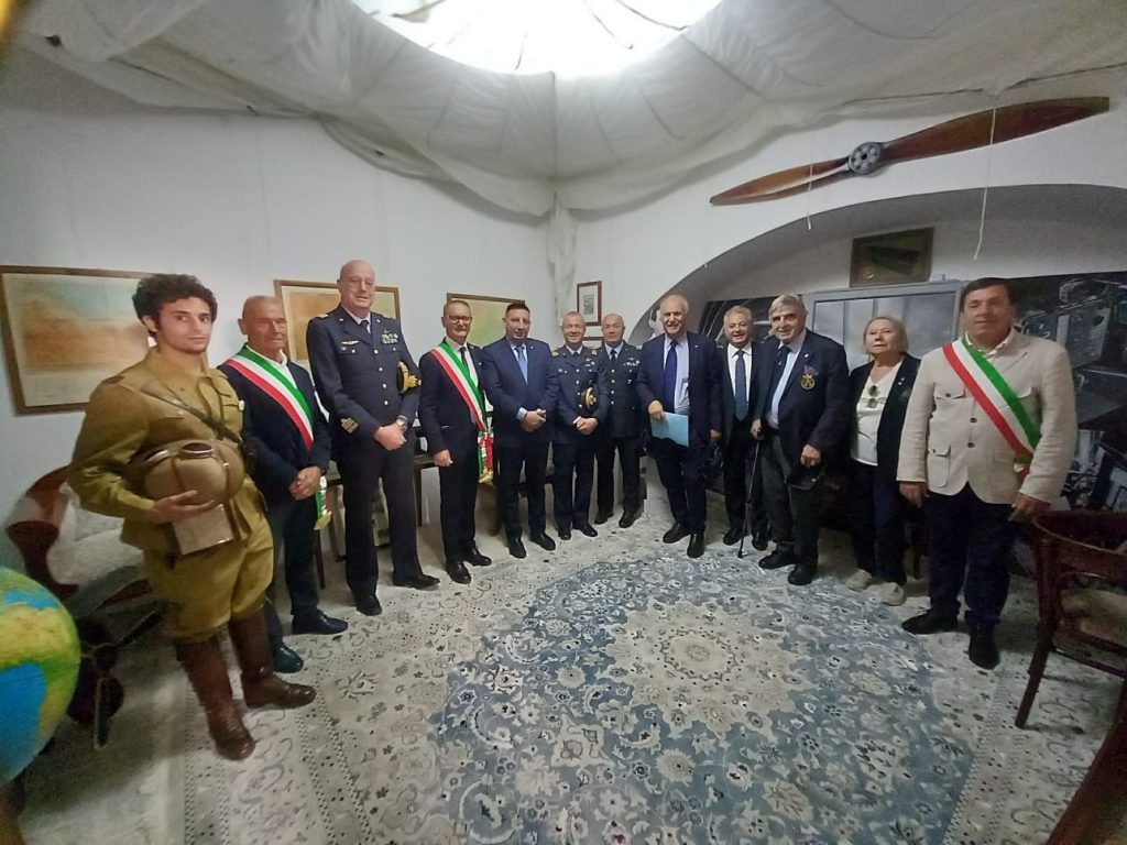Archi, inaugurato il museo aeronautico "Casa del pilota" 4 Casa del pilota