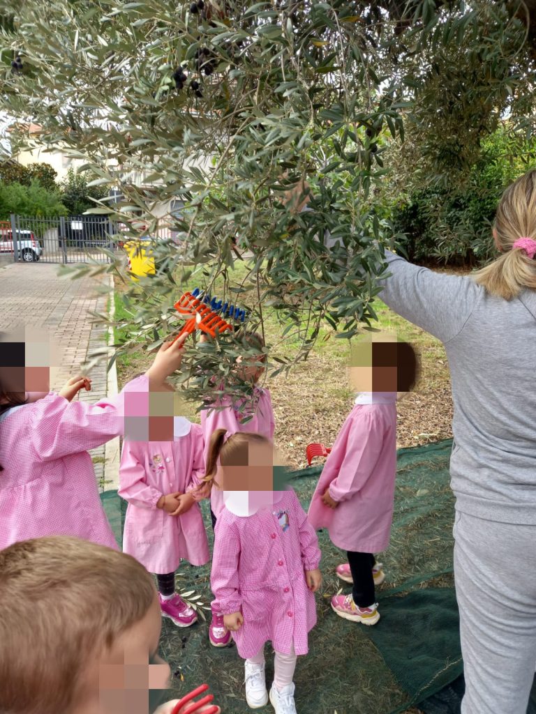 Bambini, genitori e nonni in un'iniziativa all'insegna di natura e tradizione 9 IMG 20231026 112112