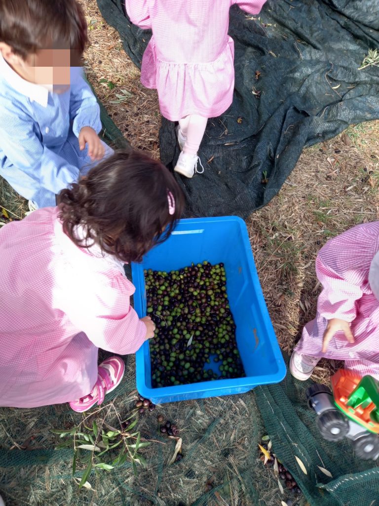 Bambini, genitori e nonni in un'iniziativa all'insegna di natura e tradizione 12 IMG 20231026 112214