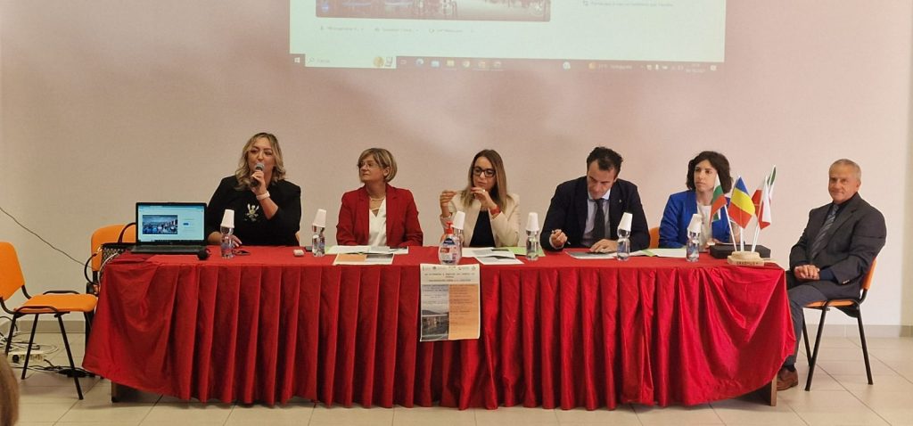 A San Salvo il progetto formativo ''La sicurezza a partire dai banchi di scuola'' 5 La sicurezza a partire dai banchi di scuola 02