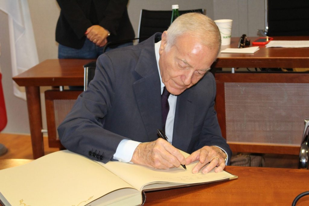 Gianni Letta riceve l'Attestato di Amicizia dal Comune di San Salvo 2 Letta a San Salvo 2