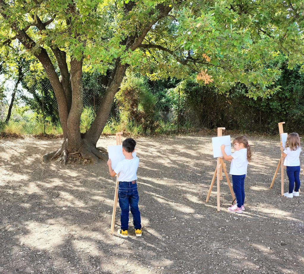 I piccoli alunni dell'Infanzia Spataro fanno attività pittorica all'aperto 3 Senza titolo 2
