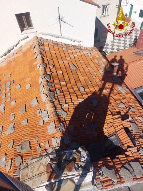 Campana del 1864 recuperata dai vigili del fuoco 3 campana 2