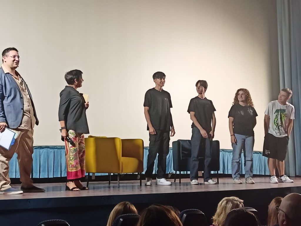 Emozioni a fior di pelle e tanti tanti applausi per le scuole Mattei e Pantini Pudente di Vasto 5 cinema 9