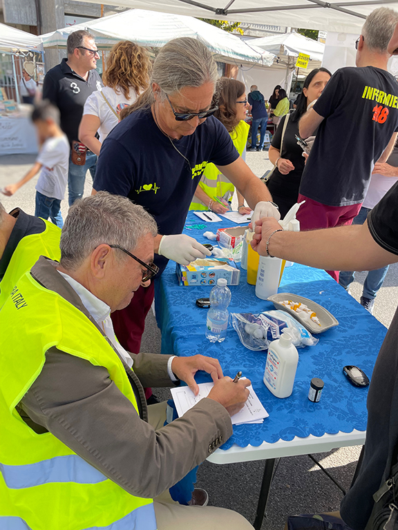 Ottimo riscontro per lo screening glicemico in fiera 8 lions 7
