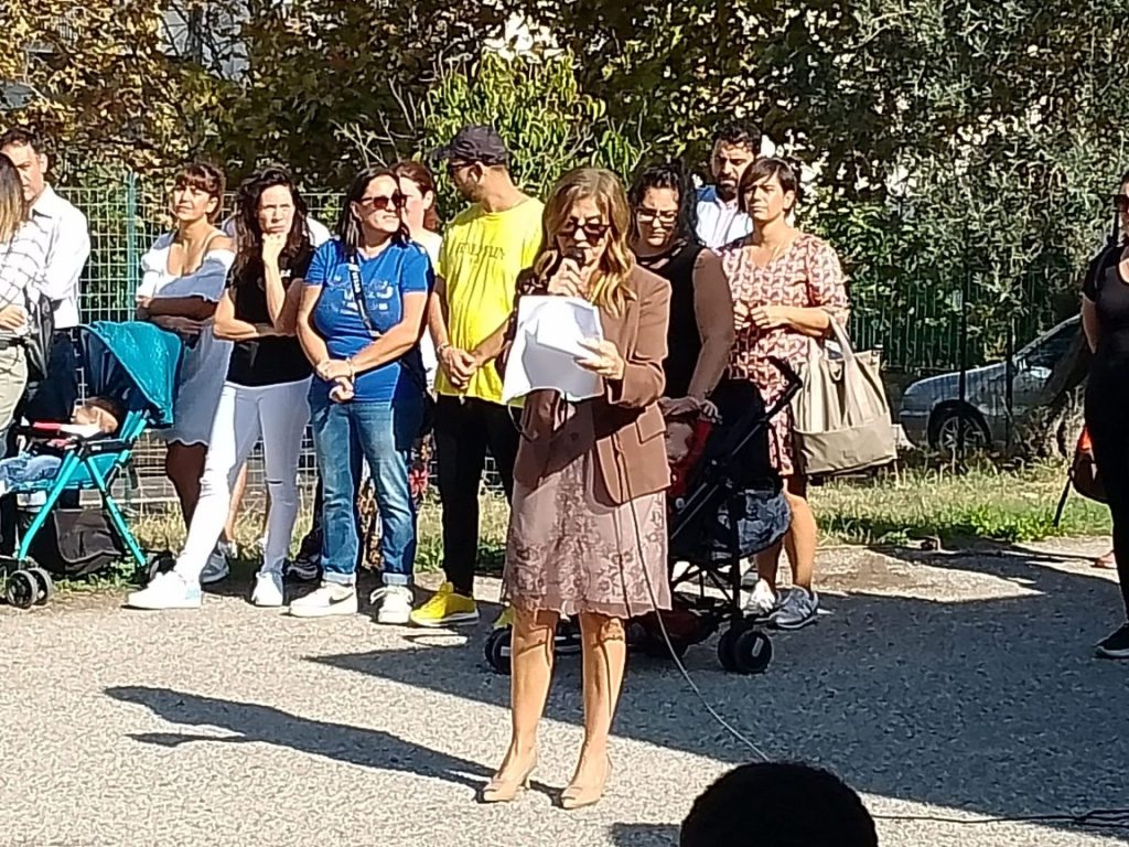 "Bomba di semi" del professor Di Fonzo trova casa alla Nuova Direzione Didattica 3 nuova direzione didattica 1 1