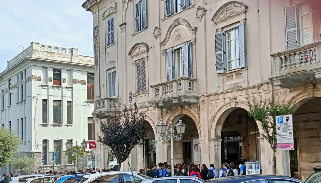 Tripudio per "Pene d'amor perdute", il nuovo capolavoro di Maria Chiara Centorami 14 teatro12