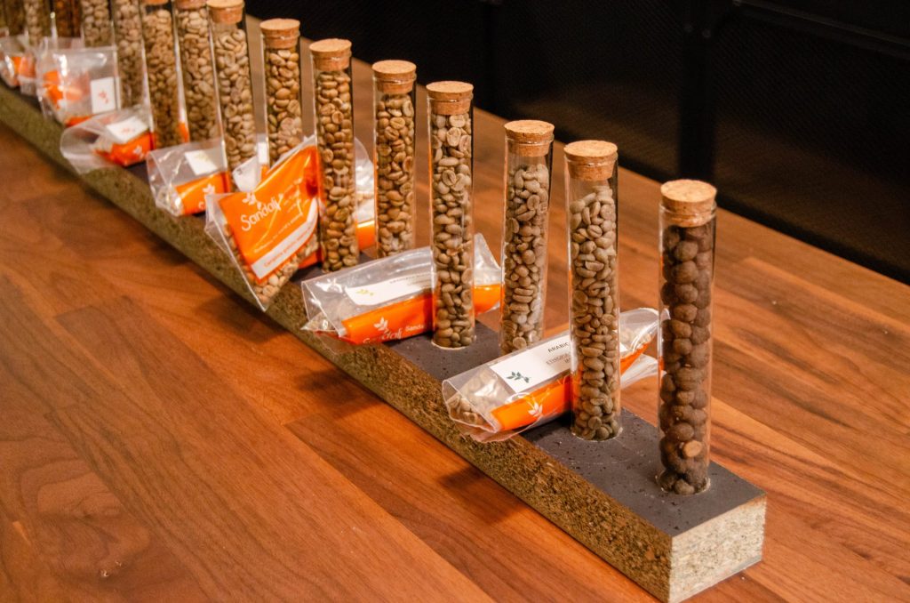 Nero Veneziano Coffee Factory: una nuova frontiera del gusto arriva a Vasto 3 DSC0558