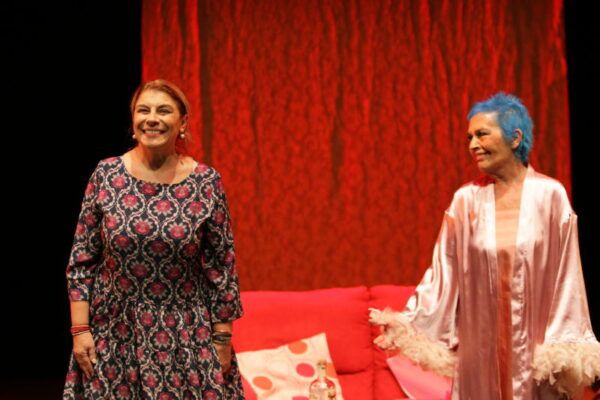 Il via alla stagione teatrale del Fenaroli di Lanciano 4 Foto di scena LA BADANTE 2