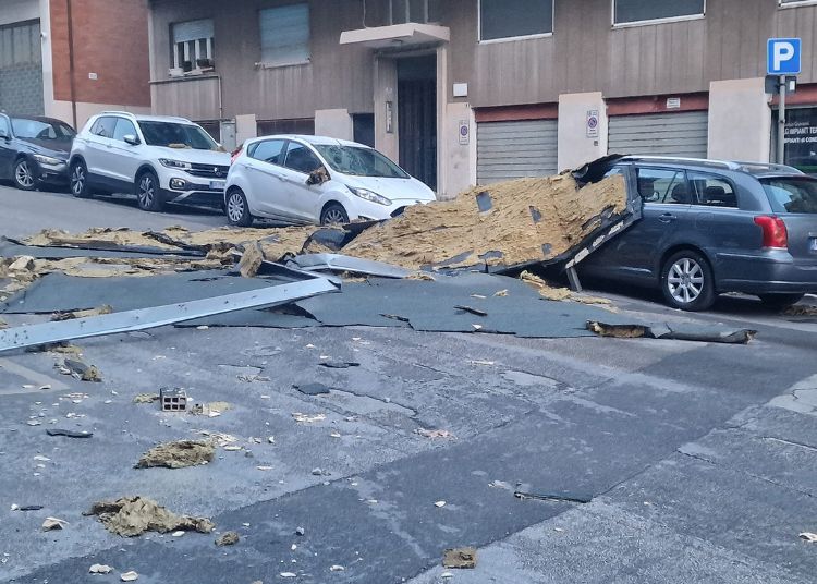 Vasto, forti raffiche di vento nella notte: le foto dei danni 2 Vasto Via Tobruk
