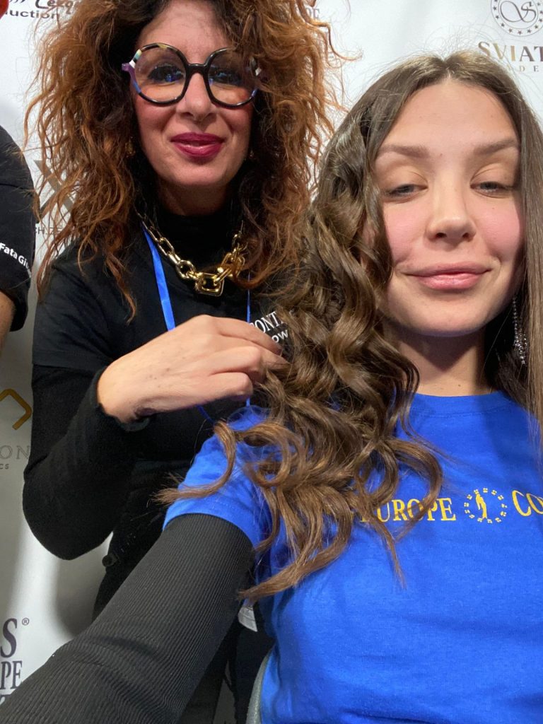 Rappresentando a testa alta l'Abruzzo 3 con la miss