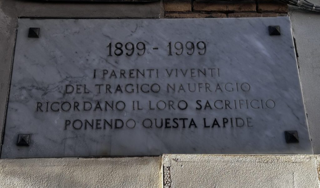 Vasto celebra il 124° anniversario della morte di 21 pescatori 7 lapide 4