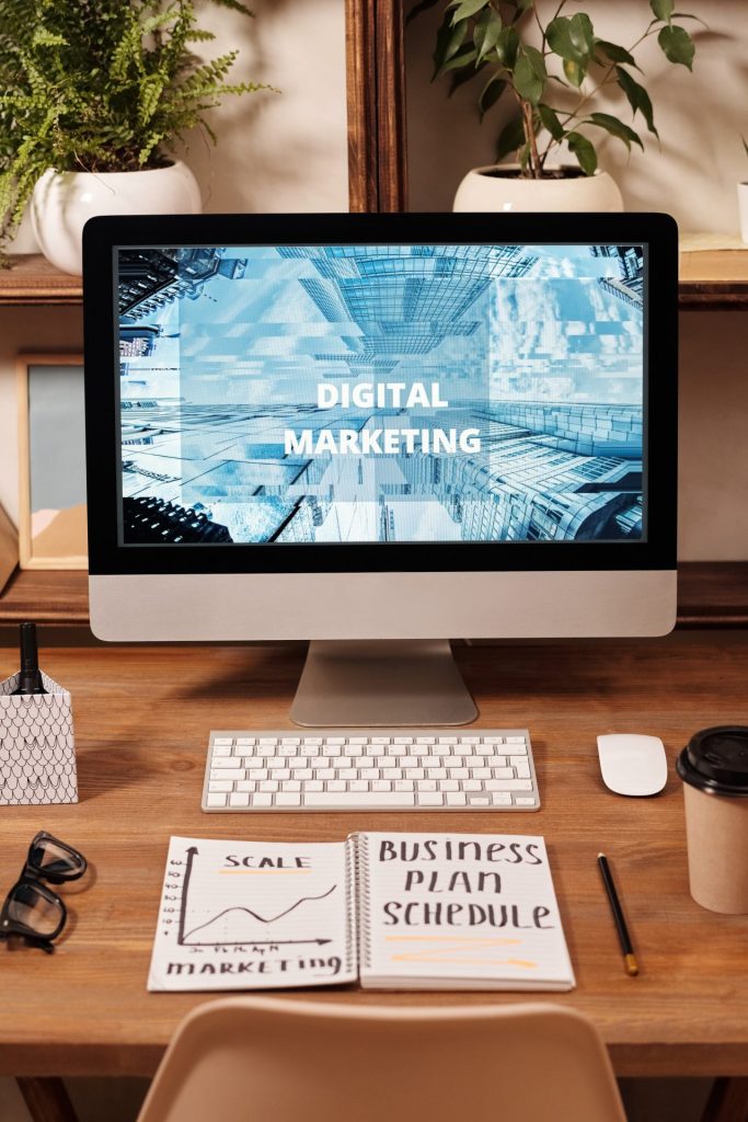 Webinar gratuito di Poste Italiane sul Digital Marketing 2 pexels mikael blomkvist 6476808