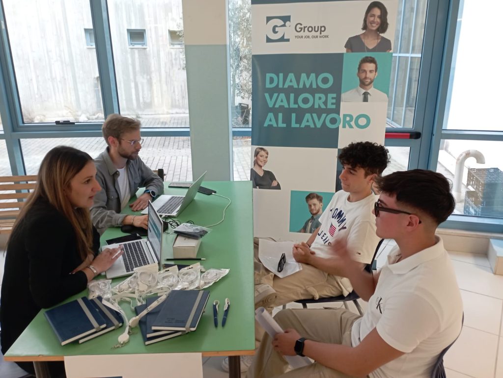 Career Day al Mattioli-D'Acquisto di San Salvo 2 scuola e lavoro 09