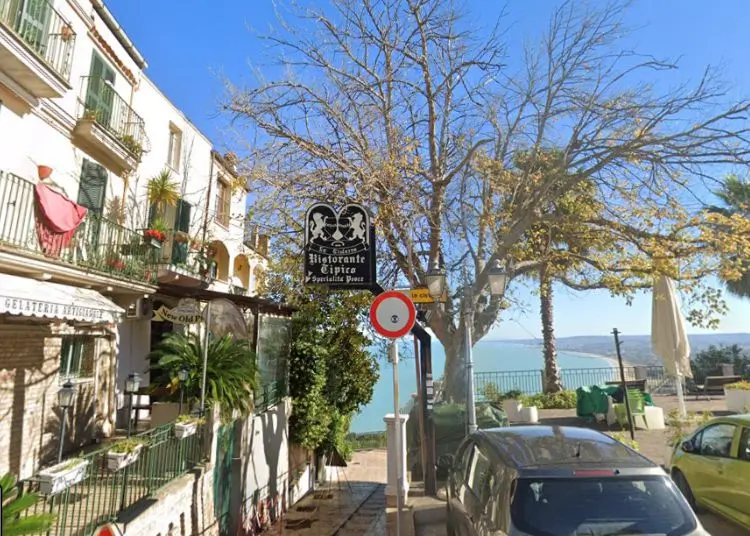 Centinaia di alberi tagliati: l'anno nero del verde a Vasto 4 Acero di Piazza Marconi