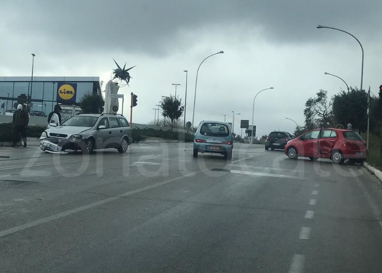 Vasto, scontro tra due auto lungo la Circonvallazione Histoniense 2 Progetto senza titolo 2023 12 10T134253.004