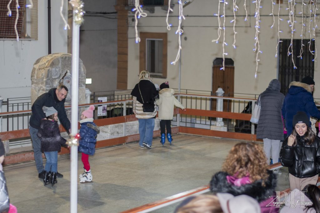 Successo scintillante al mercatino natalizio di Gissi 22 WhatsApp Image 2023 12 04 at 22.06.50 2
