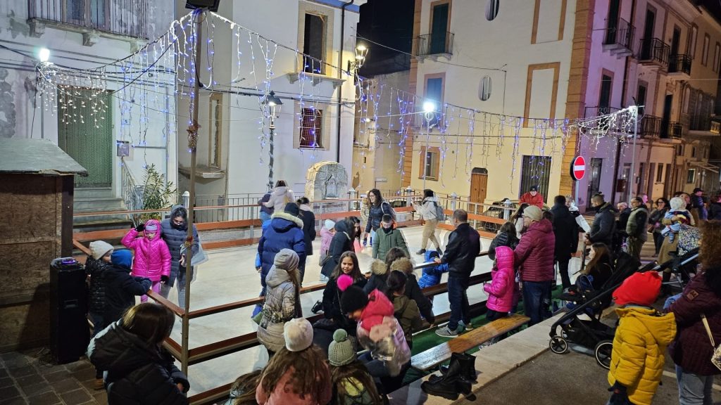 Successo scintillante al mercatino natalizio di Gissi 3 WhatsApp Image 2023 12 04 at 22.06.55