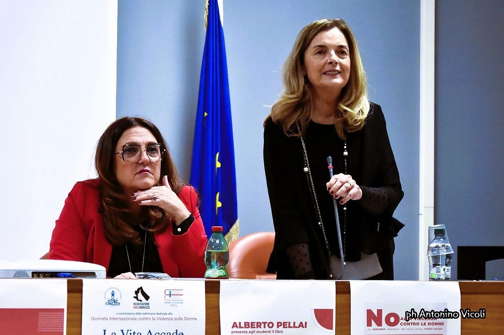 Alberto Pellai a Vasto per parlare del miracolo del perdono di fronte al dolore del mondo 4 articolo incontro Pellai Di Santo Vasto 3 emily abruzzo