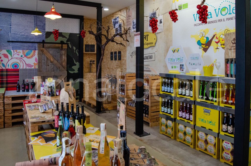Vasto, inaugurata la Bio Vineria: un viaggio sensoriale tra vini biologici e biodinamici 27 zonalocale griff