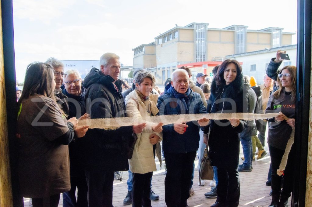 Vasto, inaugurata la Bio Vineria: un viaggio sensoriale tra vini biologici e biodinamici 23 zonalocale griff 22