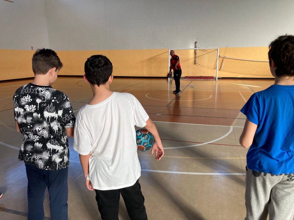 Vasto, la scuola secondaria di primo grado Paolucci avvia i pomeriggi sportivi con Pallamano 5 31