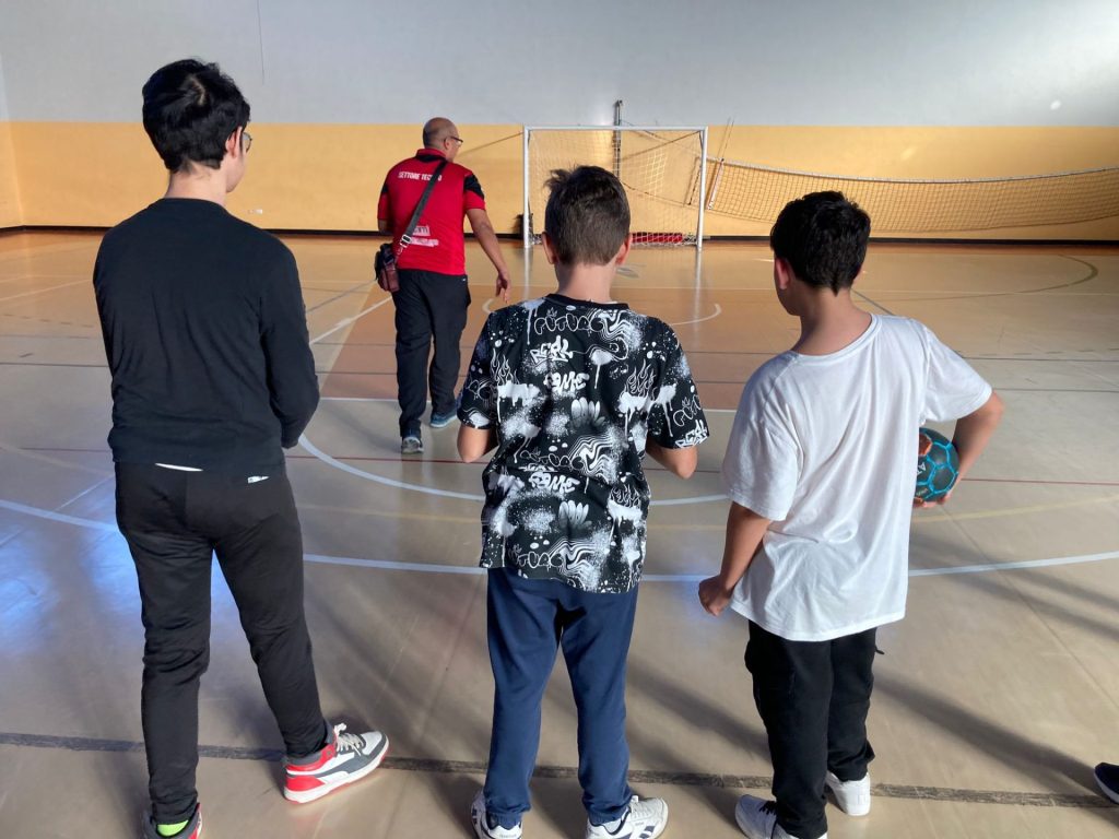 Vasto, la scuola secondaria di primo grado Paolucci avvia i pomeriggi sportivi con Pallamano 4 32