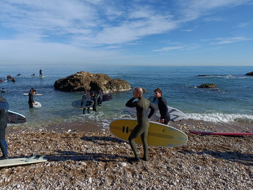 Surfisti in rivolta a Vignola: no alle scogliere sommerse 5 Foto 2