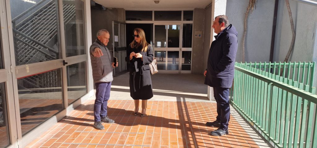 Sicurezza scolastica, concluso sopralluogo tecnico a San Salvo 3 sopralluogo scuola 1