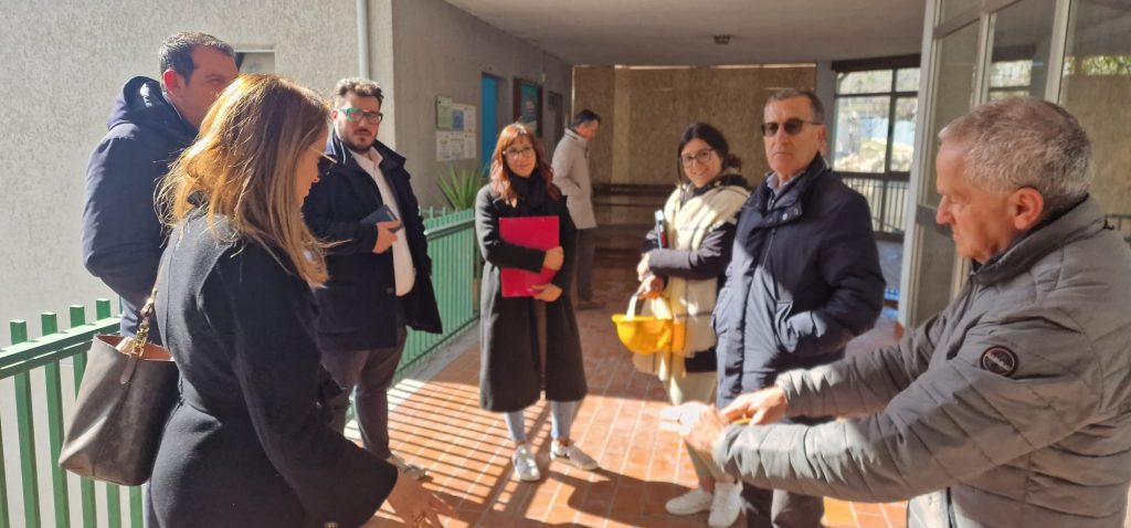 Sicurezza scolastica, concluso sopralluogo tecnico a San Salvo 2 sopralluogo scuola 2