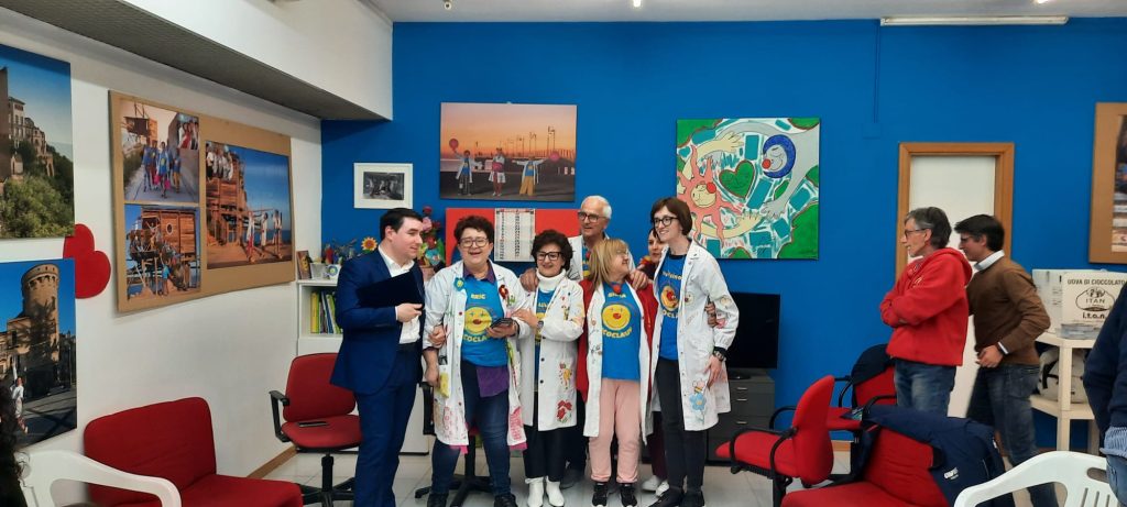 Vent'anni di attività: consegnata targa alla Ricoclaun 10 1a 2