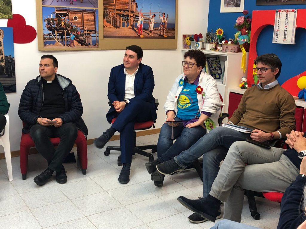 Vent'anni di attività: consegnata targa alla Ricoclaun 11 4 2 1