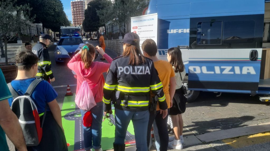 La Polizia di Stato accanto al Giro d'Abruzzo 3 Foto 2