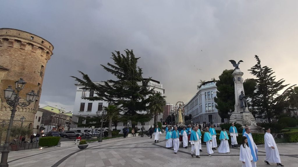 Festa dell'Incoronata: processioni, spettacoli e concerti nel quartiere 8 IMG 20240420 WA0004