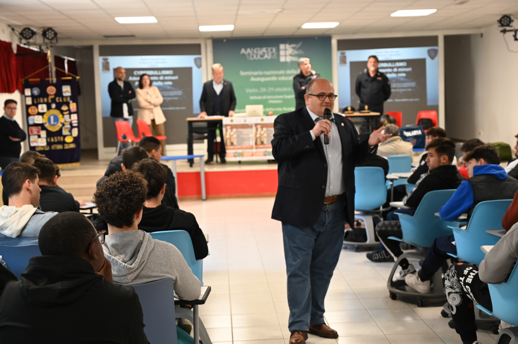 Lions Club Vasto Adriatica Vittoria Colonna e IIS Mattei su bullismo e cyberbullismo 12 Lions Bullismo e Cyberbullismo IIS Mattei Vasto 20240422 028