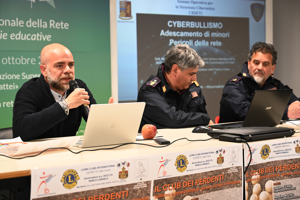 Lions Club Vasto Adriatica Vittoria Colonna e IIS Mattei su bullismo e cyberbullismo 9 Lions Bullismo e Cyberbullismo IIS Mattei Vasto 20240422 040