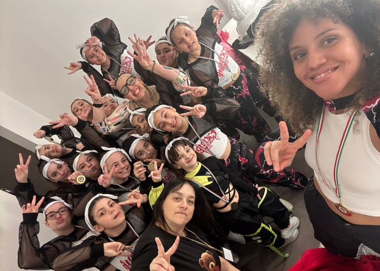 Successo per la Scuola Dimensione Danza al teatro Circus di Pescara 3 Progetto senza titolo 2024 04 27T111749.934