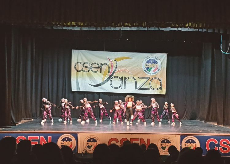 Successo per la Scuola Dimensione Danza al teatro Circus di Pescara 7 Progetto senza titolo 2024 04 27T111910.678