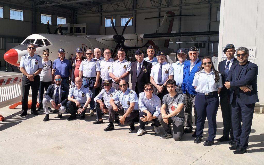 AAA Vasto accoglie le Frecce Tricolori all'Aeroporto d'Abruzzo 2 3 AAA Vasto e Sezioni dAbruzzo