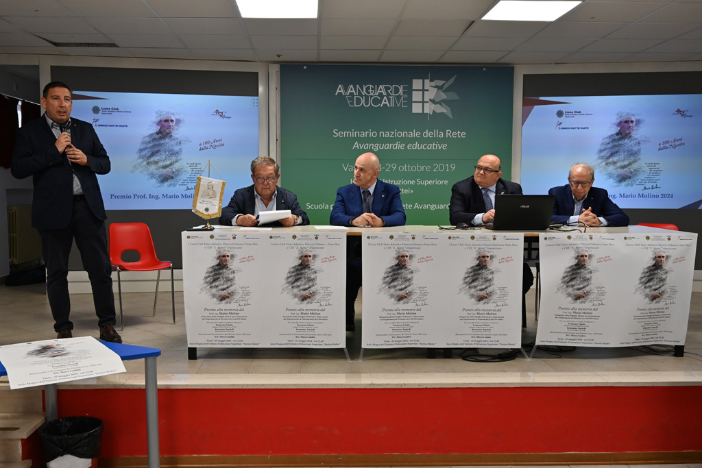 Premio Mario Molino: donato dalla famiglia dell'ingegnere un macchinario agli studenti dell''IIS Mattei di Vasto 18 Premio Mario Molino 20240525 001