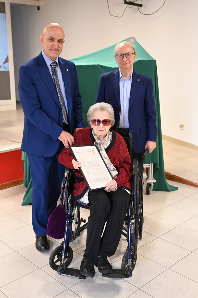 Premio Mario Molino: donato dalla famiglia dell'ingegnere un macchinario agli studenti dell''IIS Mattei di Vasto 16 Premio Mario Molino 20240525 006