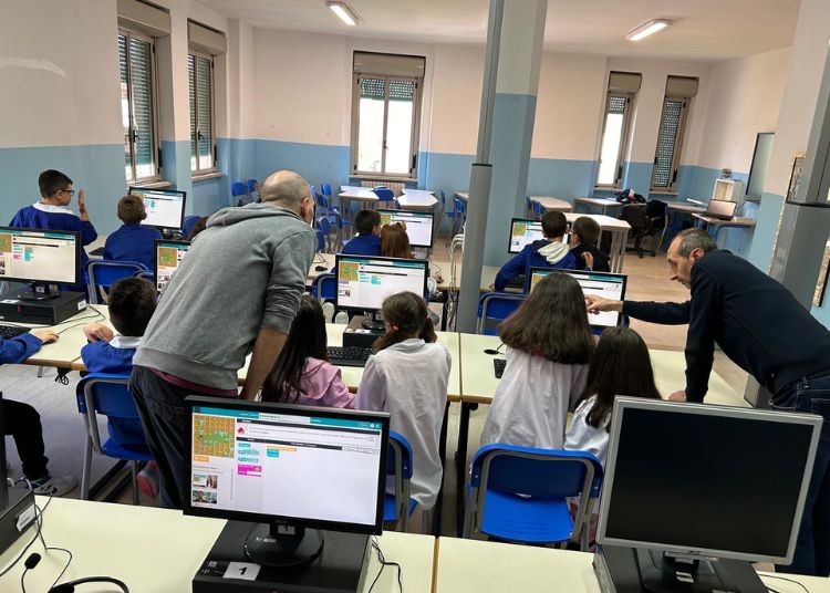 Studioware, lezioni di coding alla scuola "Martella" di Vasto 2 Studioware alla scuola Martella 2