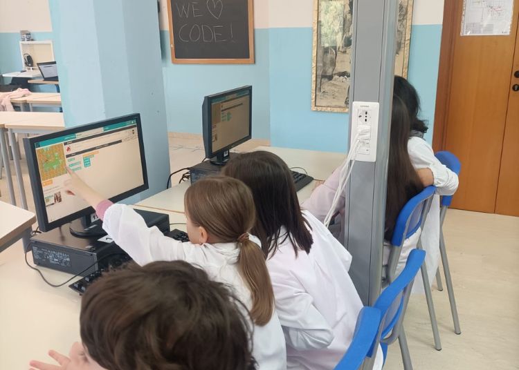 Studioware, lezioni di coding alla scuola "Martella" di Vasto 20 Studioware alla scuola Martella 20