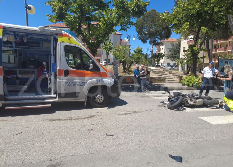 Vasto, scontro tra auto e moto. Centauro trasportato all'ospedale 2 1 6