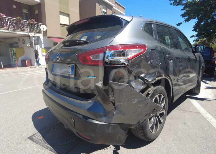 Vasto, scontro tra auto e moto. Centauro trasportato all'ospedale 5 4 6