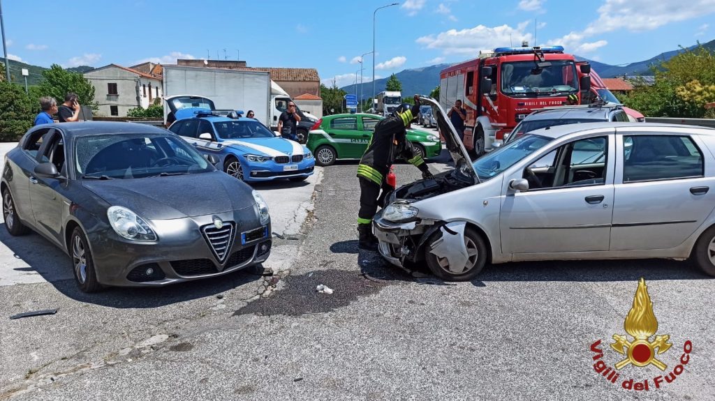 Incidente sulla SS 85, tre auto coinvolte, ferito un anziano 6 IMG 6012 W