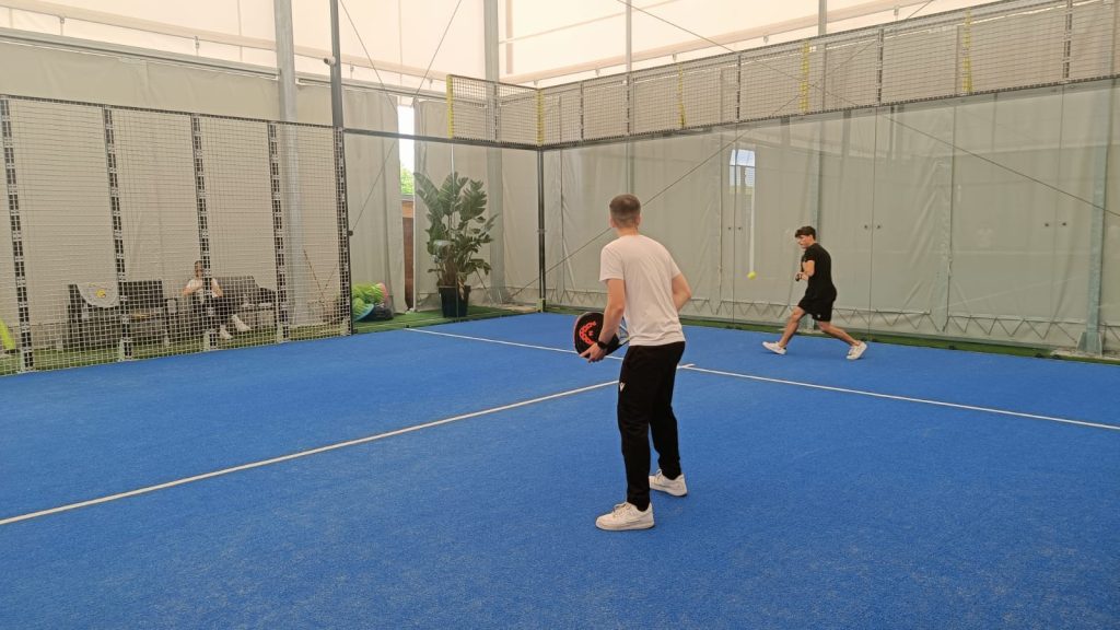 Innovazione sportiva e collaborazione territoriale per gli studenti del “Mattioli – D’Acquisto” 2 Padel Decathlon 06